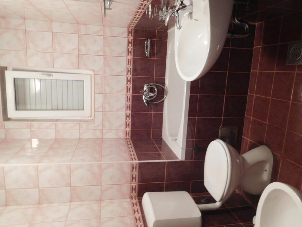 Gasthof Anela With Large Common Tarrace And Beautiful Sea View 3*