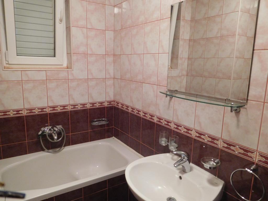 Gasthof Anela With Large Common Tarrace And Beautiful Sea View Dubrovnik