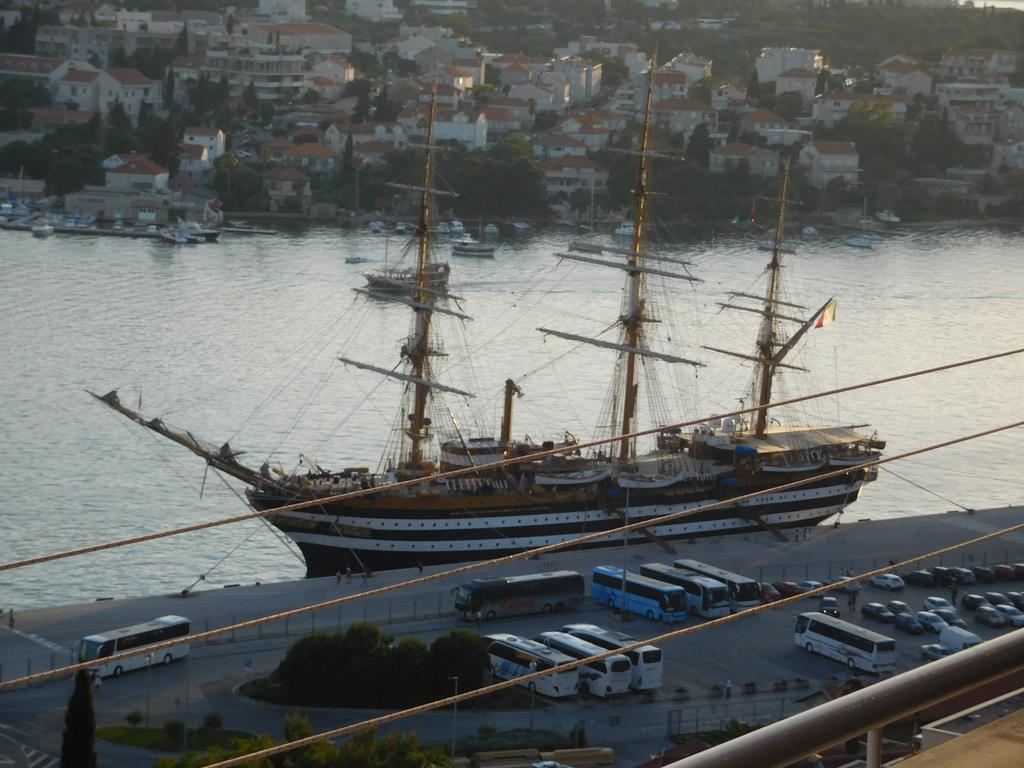 Pensión Anela With Large Common Tarrace And Beautiful Sea View Dubrovnik